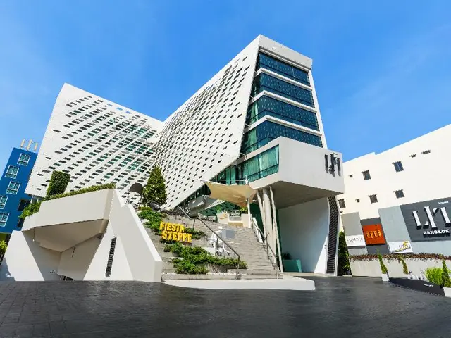Lit Bangkok Hotel