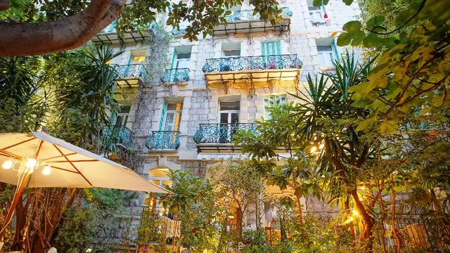 Le Windsor Jungle Art Hotel