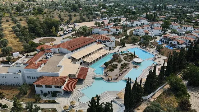 Zeus Eretria Resort