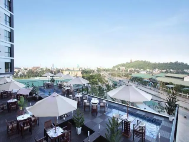 Cendeluxe Hotel –Managed by H&K Hospitality