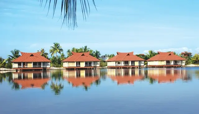 Sterling Lake Palace Alleppey