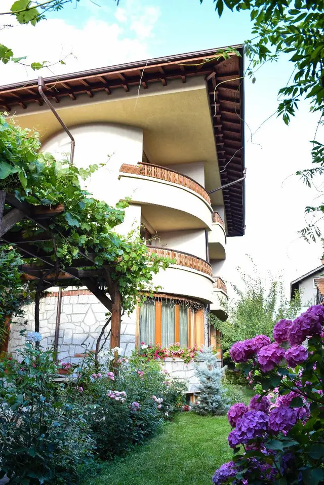 Lina Guest house