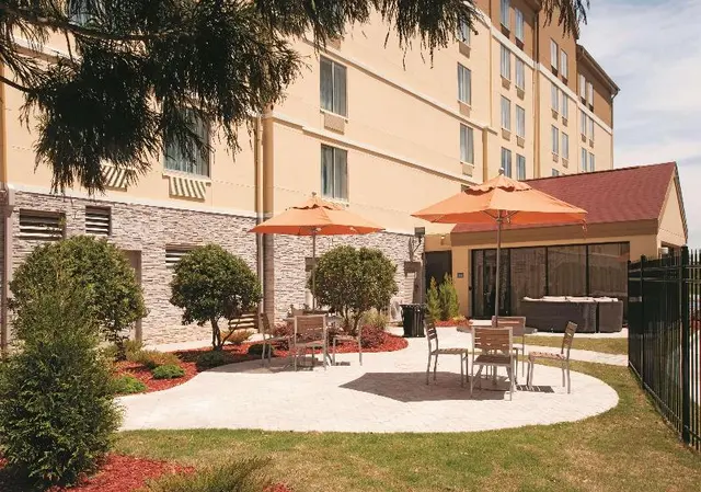 La Quinta Inn & Suites Atlanta Airport North