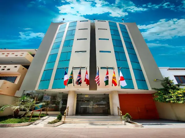 Embajadores Hotel