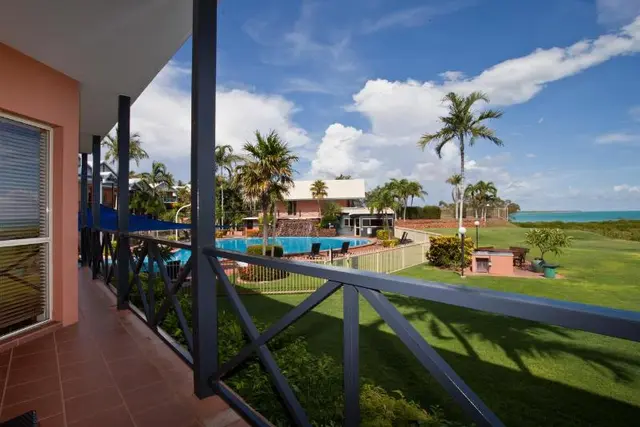 Moonlight Bay Suites