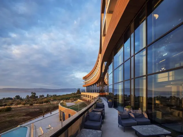 David's Harp Hotel and Suits