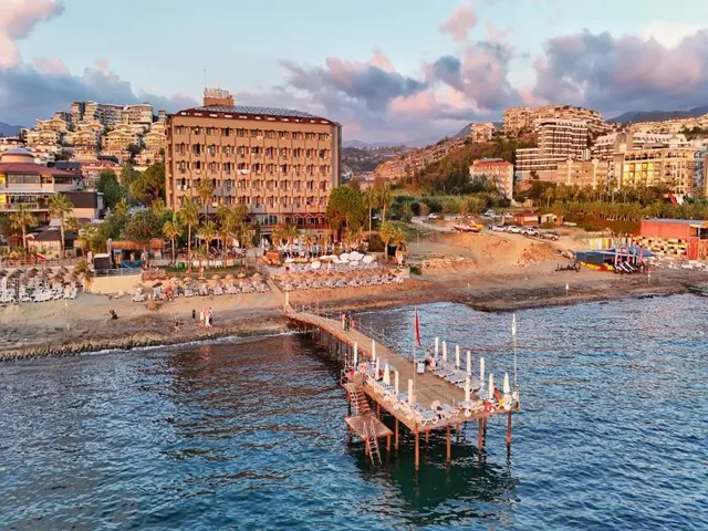 Anitas Beach Hotel