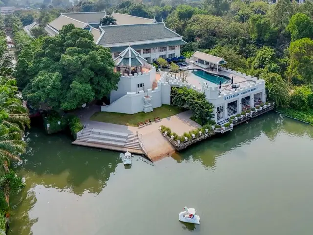 Kalanan Riverside Resort