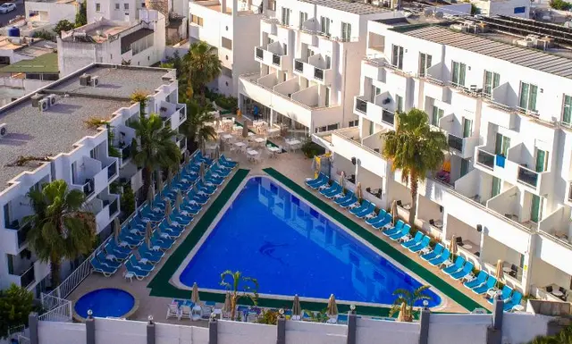 Club Hotel Shark