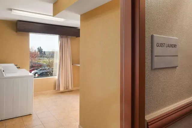Hampton Inn & Suites Detroit/Sterling Heights
