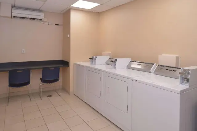 Hampton Inn & Suites Bakersfield North Airport