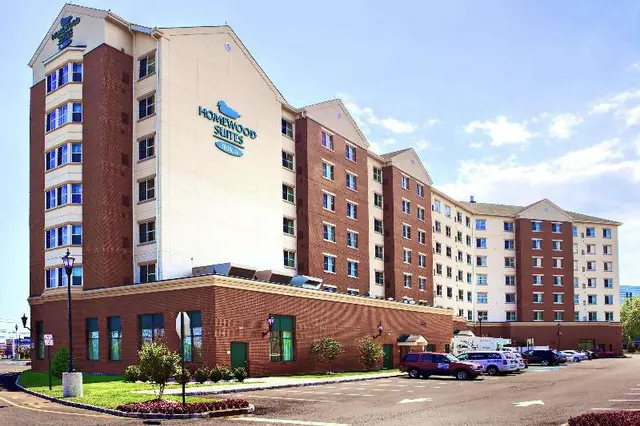 Homewood Suites by Hilton East Rutherford - Meadow