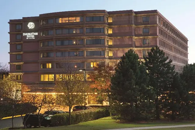 DoubleTree Suites by Hilton & Conf Ctr Chicago