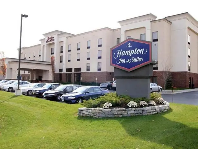 Hampton Inn & Suites Albany Airport