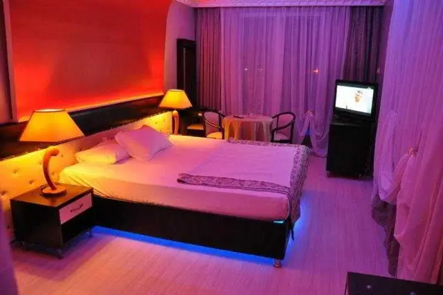 Unluselek Hotel