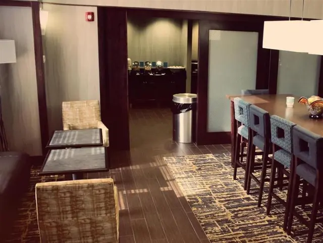 Hampton Inn & Suites Muncie