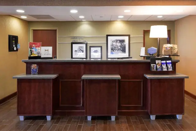 Hampton Inn & Suites St. Louis-Edwardsville