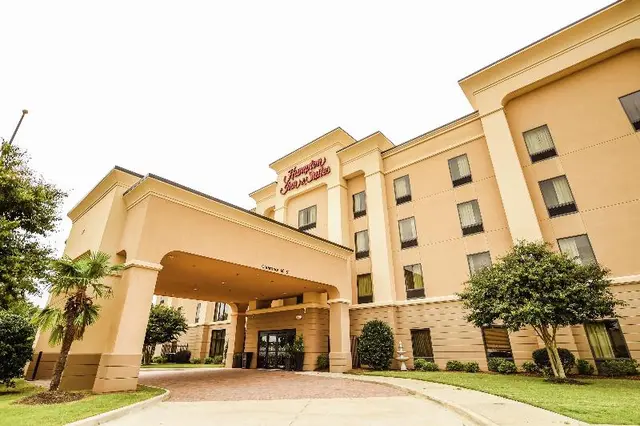 Hampton Inn & Suites Pine Bluff