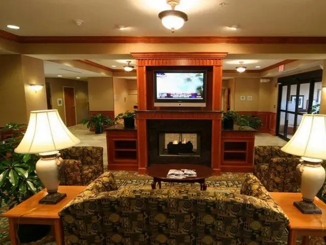 Hampton Inn By Hilton Commerce Novi
