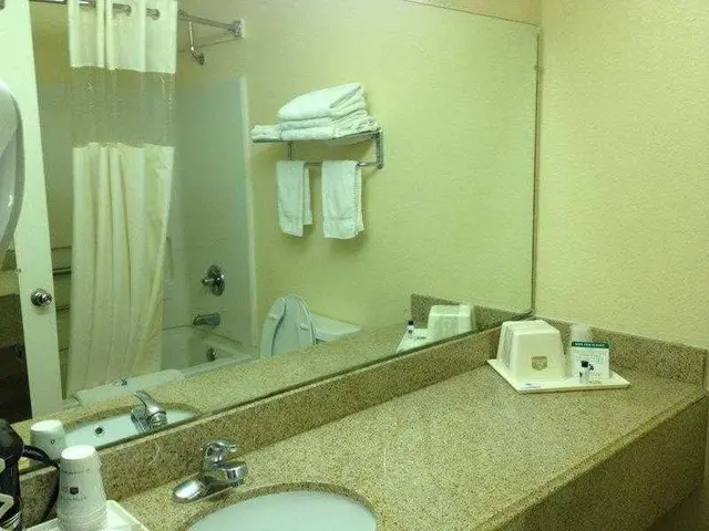 Hotel American Inn & Suites West Memphis I-40/I-55