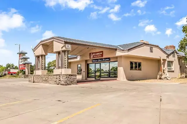 Red Arrow Inn & Suites A Travelodge By Wyndham
