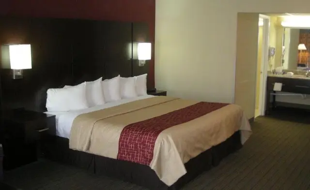 Red Roof Inn Vinceness
