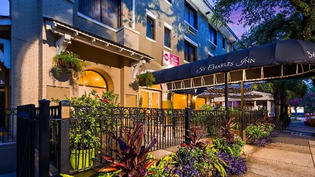 Best Western Plus St. Charles Inn