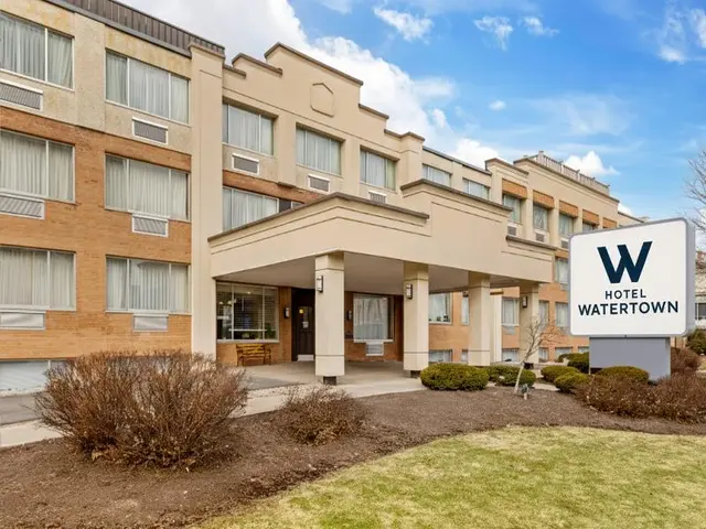 Hotel Watertown