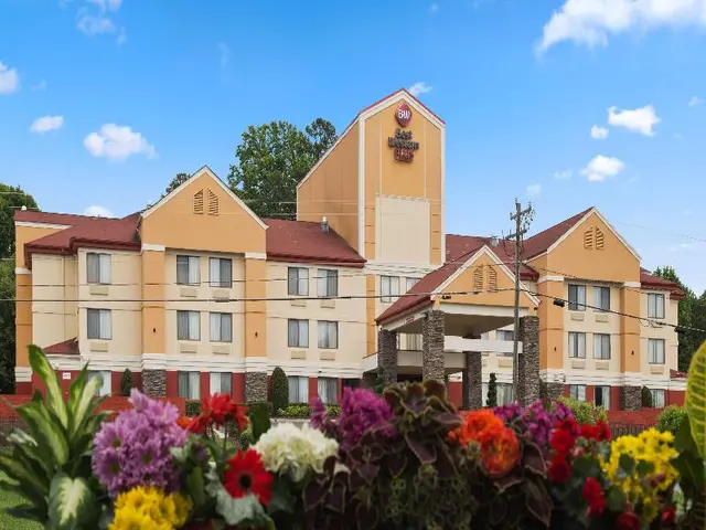 BW Plus Huntersville Inn & Suites Lake Norman