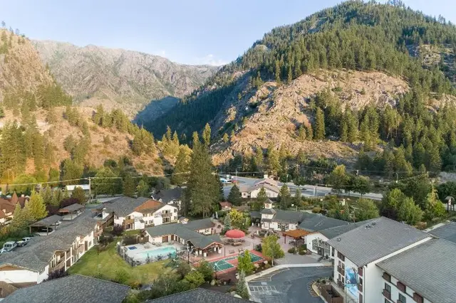 Icicle Village Resort