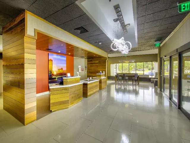 Holiday Inn Milwaukee - Brookfield