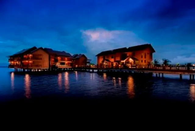 Bukit Merah Laketown Resort