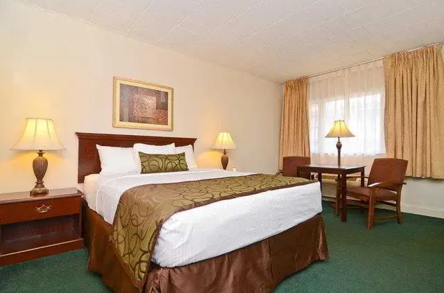 Red Roof Inn & Suites Hazleton