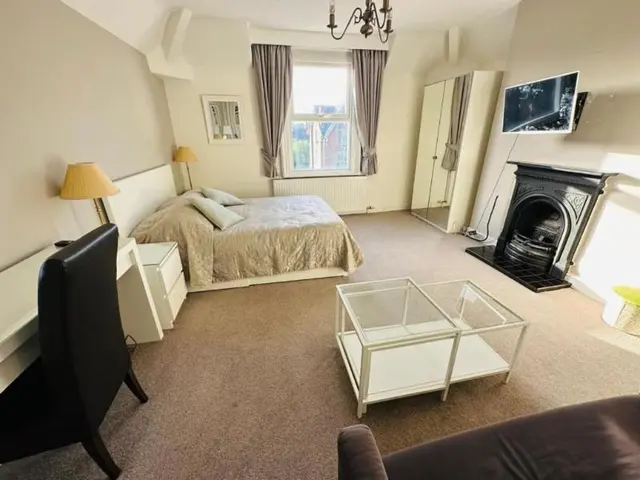 Lennox Lea Hotel & Apartments
