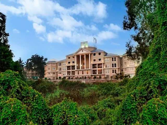 The Golden Suites & Spa