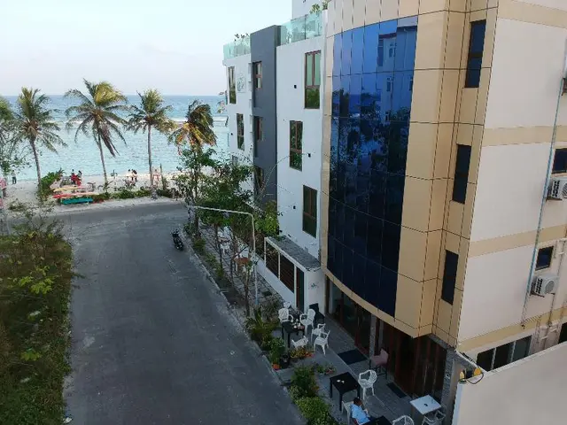 Turquoise Residence by UI