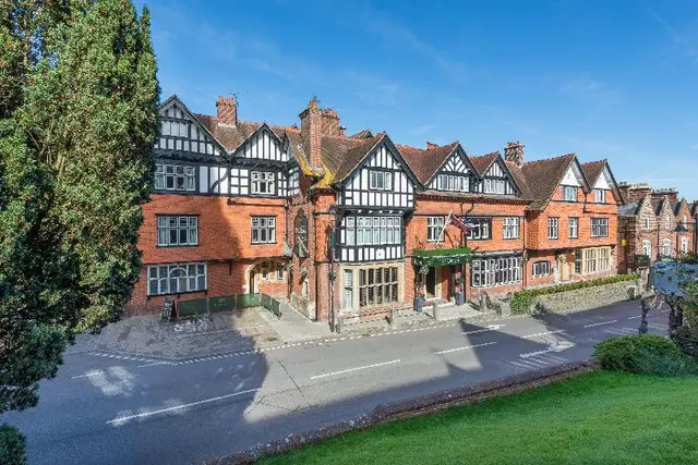 The Crown Manor House