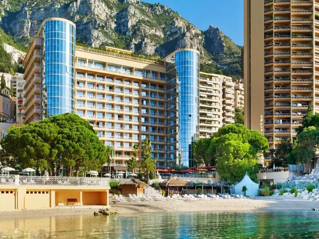 Le Meridien Beach Plaza
