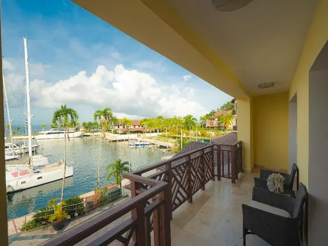 The Bannister Hotel & Yacht Club