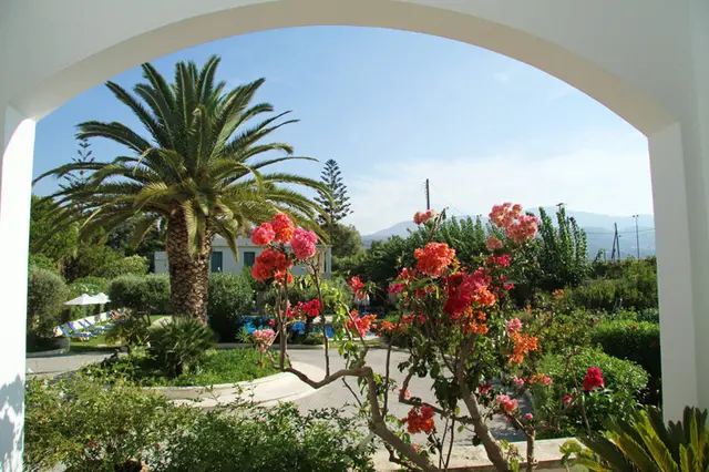 Mantenia Hotel