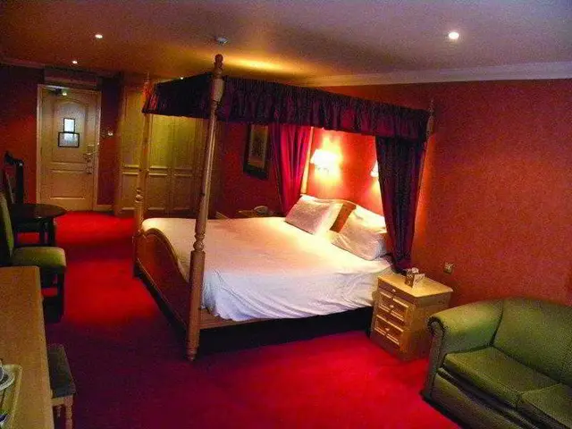 Consort Hotel & Urban Spa