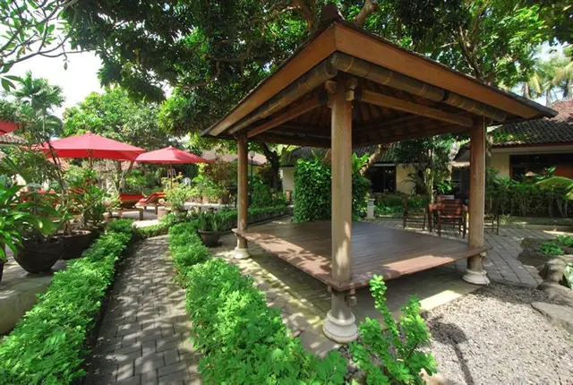 Yulia Beach Inn Kuta
