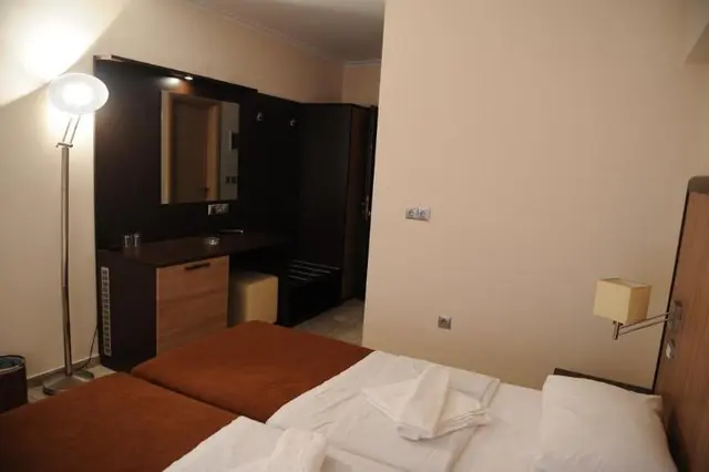 Kaiafas Lake Hotel