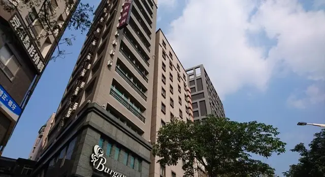 Burgary Hotel