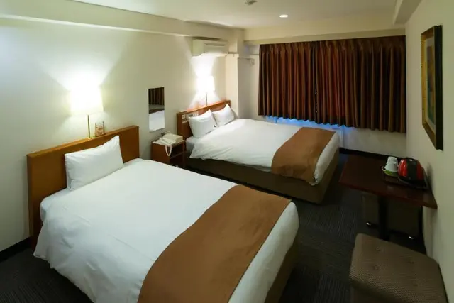 Tokyo Plaza Hotel