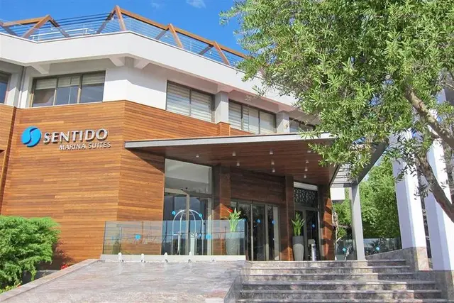 Paloma Marina Suites