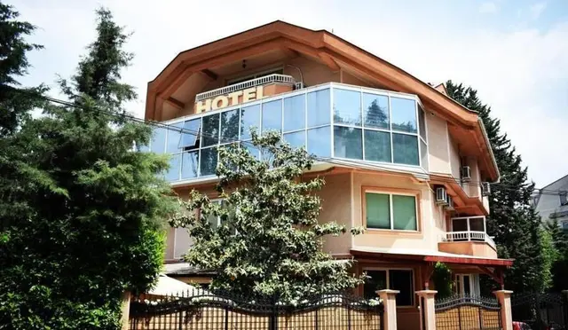Aristocrat Hotel
