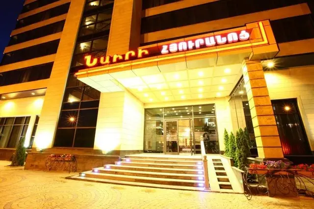 Nairi Hotel