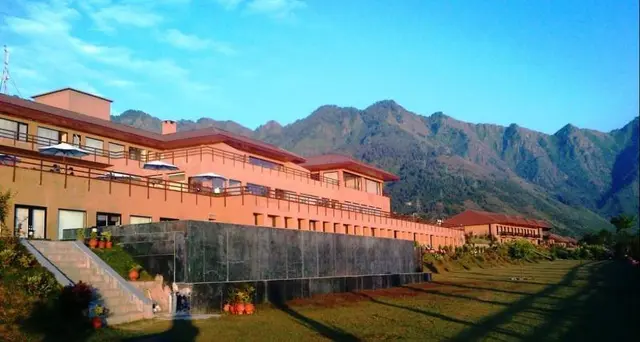 Taj Dal View Srinagar
