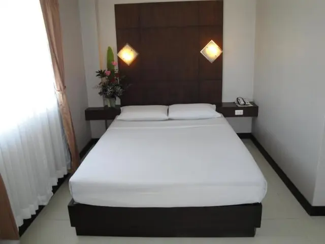 Flipper House Hotel